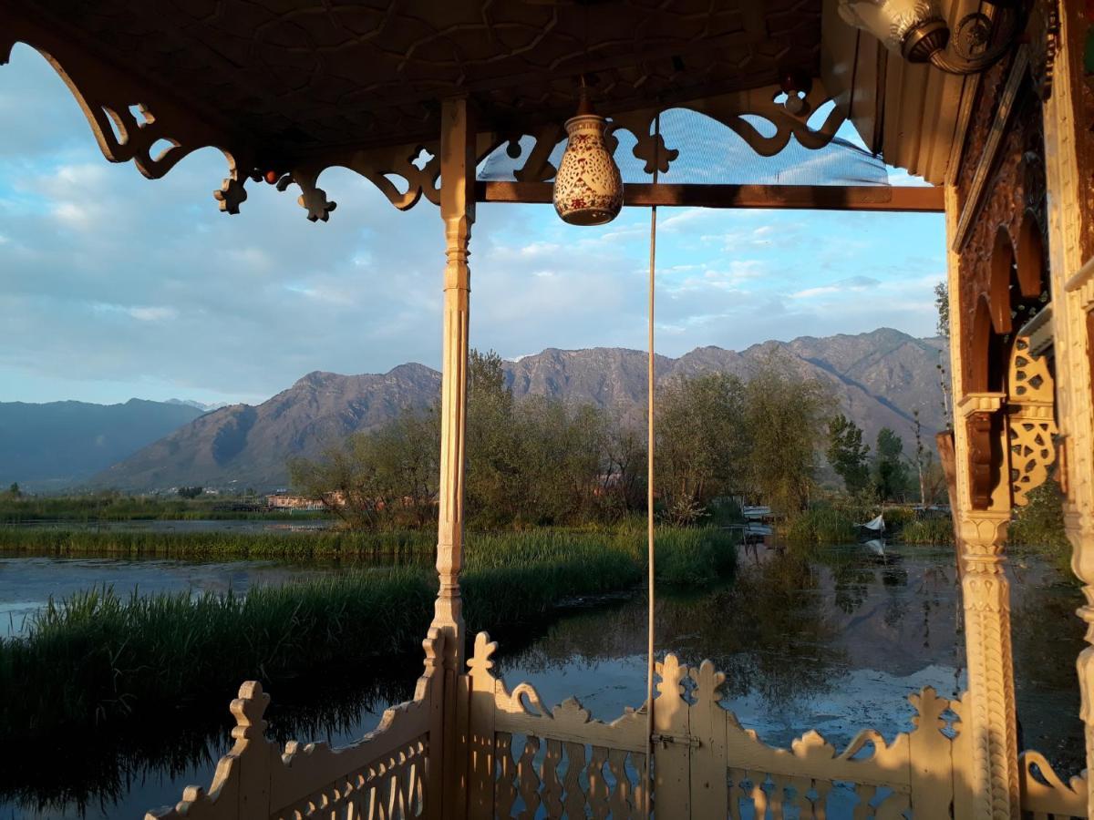 Houseboat Zaindari Palace Srinagar  Exterior photo