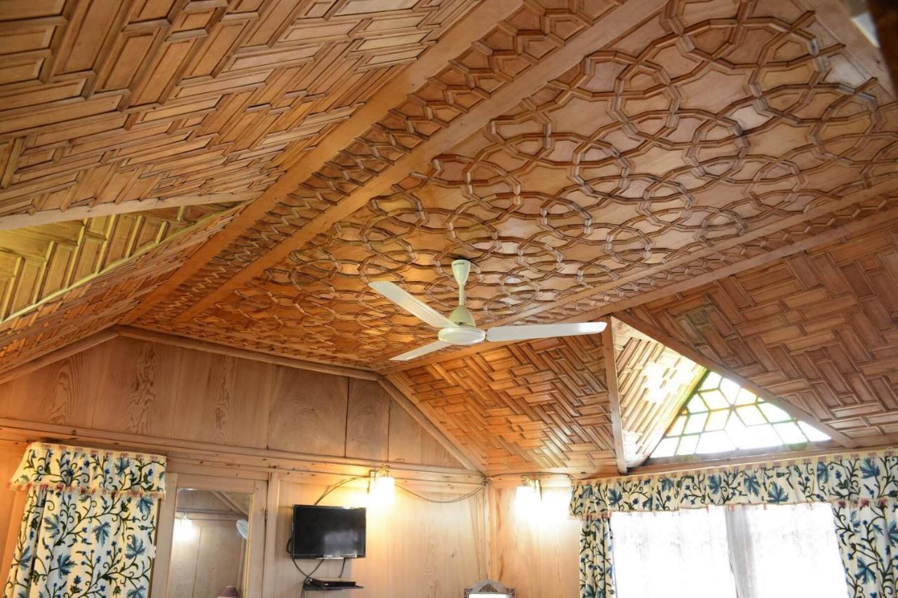 Houseboat Zaindari Palace Srinagar  Exterior photo