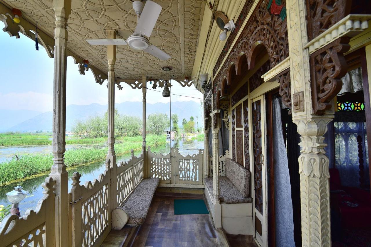 Houseboat Zaindari Palace Srinagar  Exterior photo