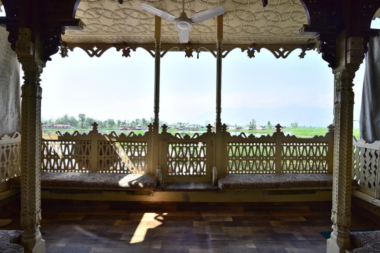 Houseboat Zaindari Palace Srinagar  Exterior photo