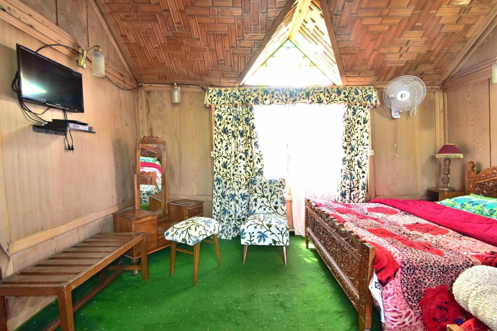 Houseboat Zaindari Palace Srinagar  Exterior photo