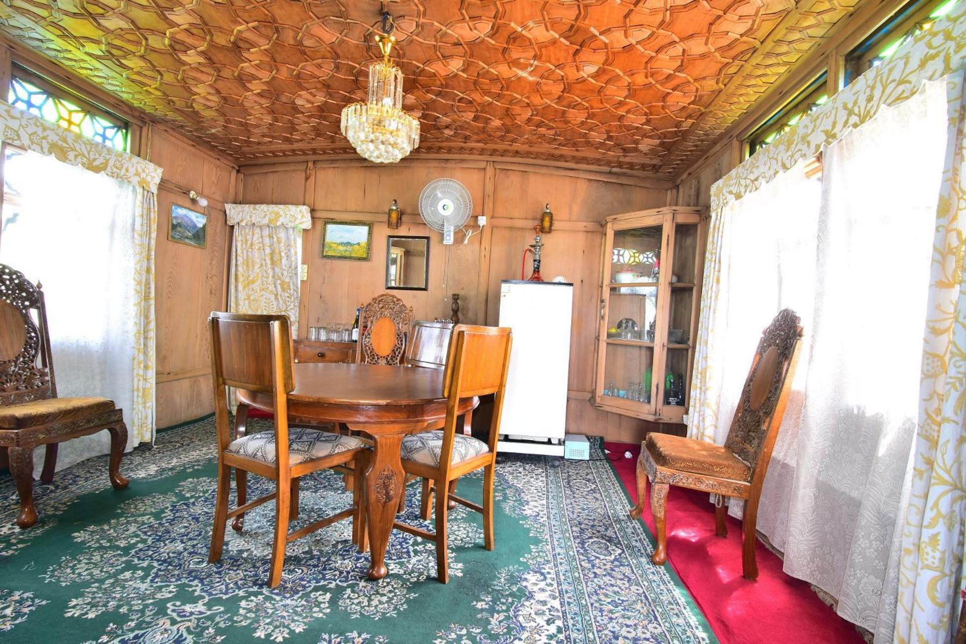 Houseboat Zaindari Palace Srinagar  Exterior photo