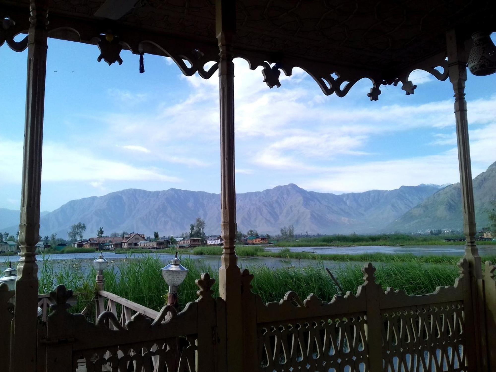 Houseboat Zaindari Palace Srinagar  Exterior photo