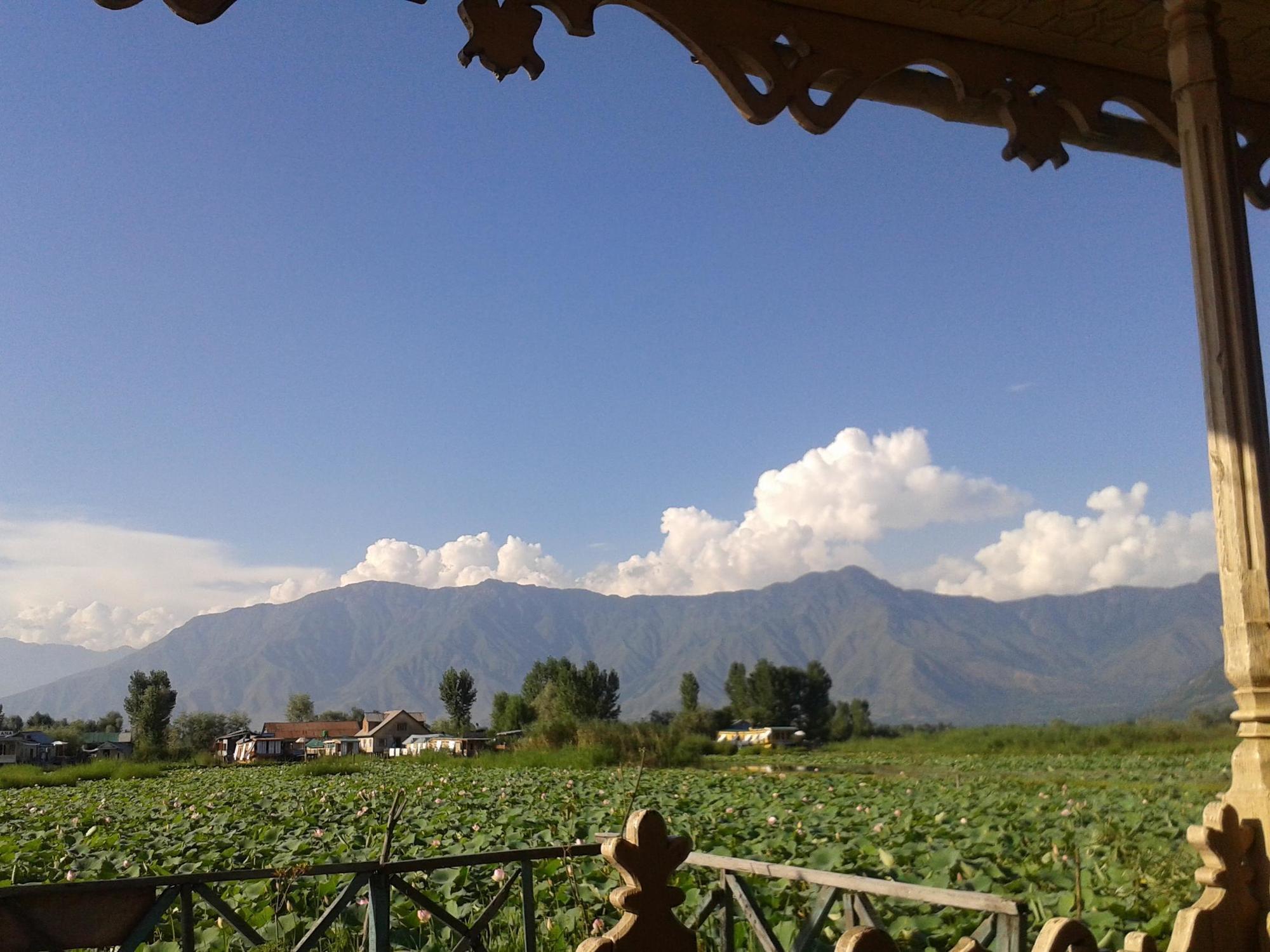 Houseboat Zaindari Palace Srinagar  Exterior photo