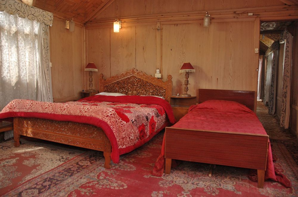 Houseboat Zaindari Palace Srinagar  Exterior photo