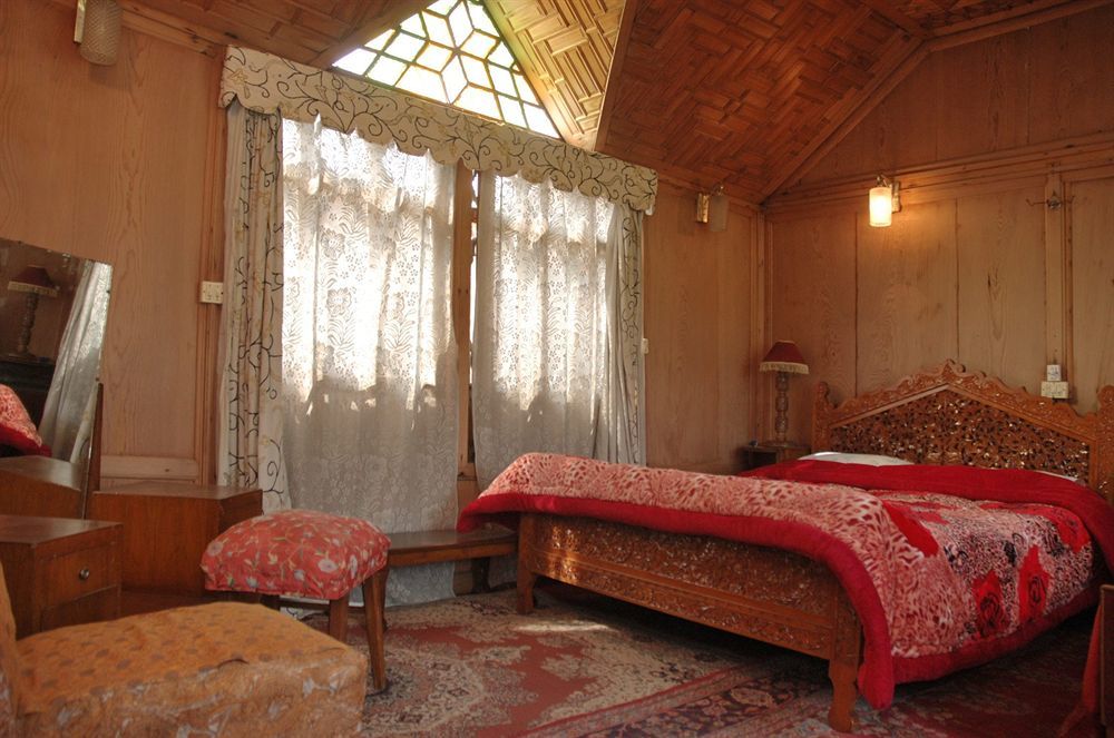 Houseboat Zaindari Palace Srinagar  Exterior photo