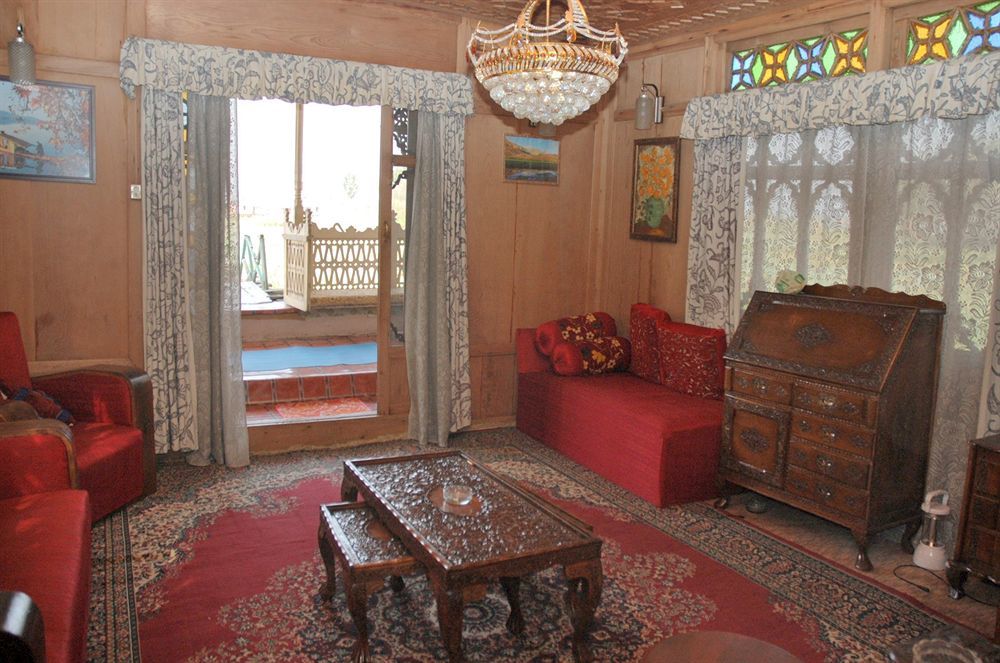 Houseboat Zaindari Palace Srinagar  Exterior photo