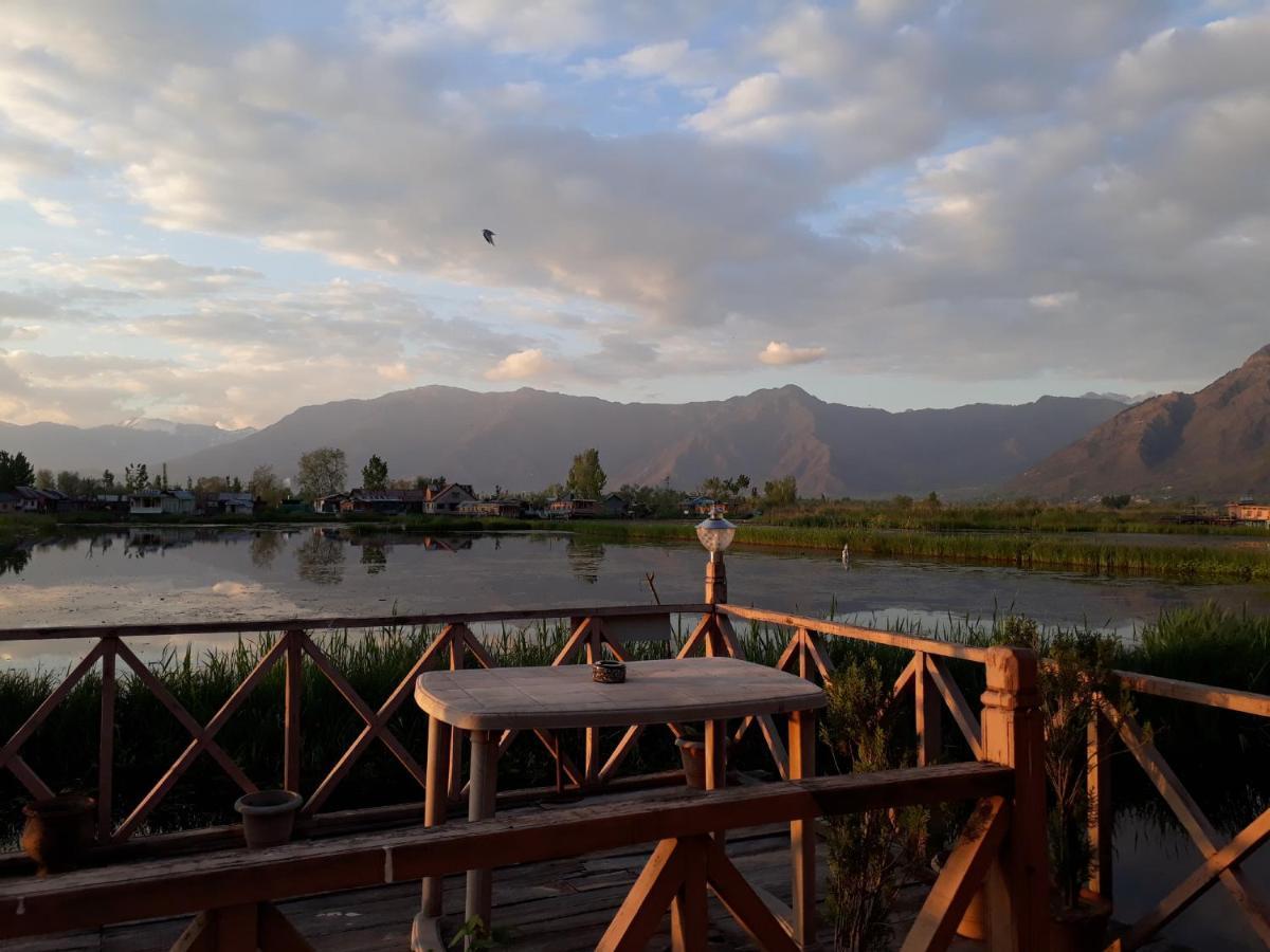 Houseboat Zaindari Palace Srinagar  Exterior photo