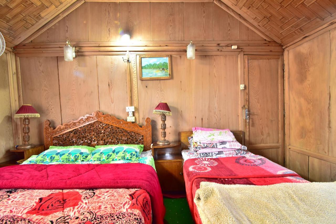 Houseboat Zaindari Palace Srinagar  Exterior photo